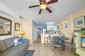 561 E Beach Blvd in Gulf Shores, AL - Foto de edificio - Building Photo