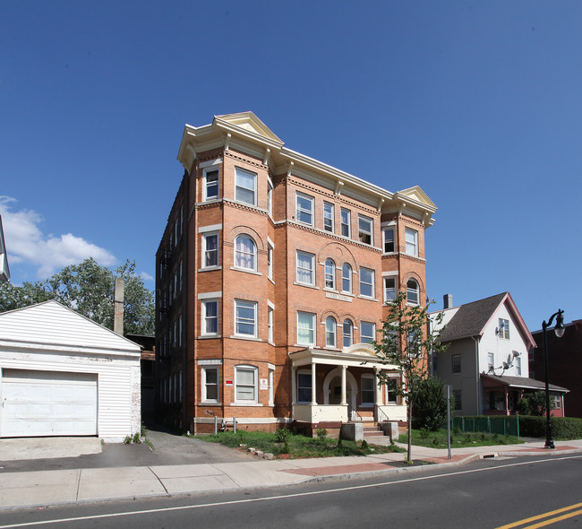 155 Washington St in New Britain, CT - Building Photo - Building Photo