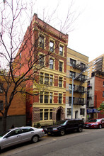 404 East 80th Street in New York, NY - Foto de edificio - Building Photo