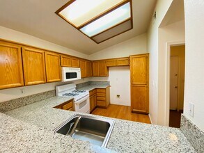 8472 Banyon Tree Ct in Elk Grove, CA - Building Photo - Building Photo