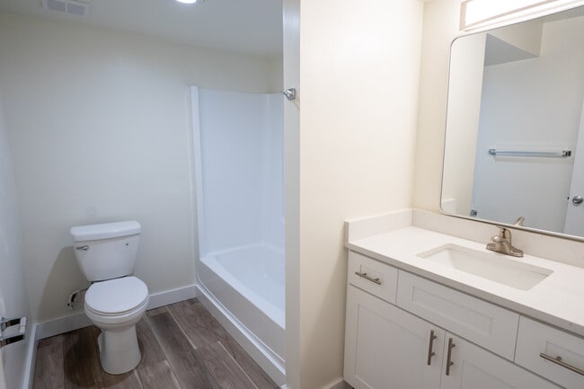 Newberry Commons in Chattanooga, TN - Foto de edificio - Building Photo