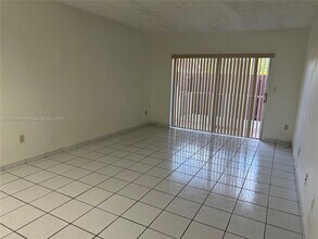 9972 SW 88th St in Miami, FL - Building Photo - Building Photo