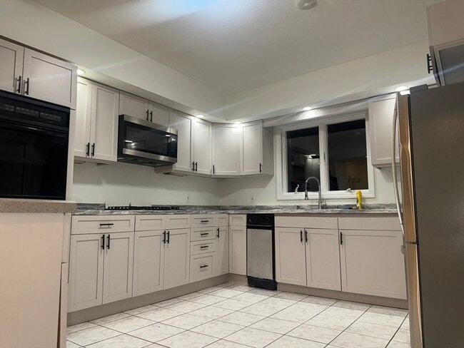 property at 33 Appleton St