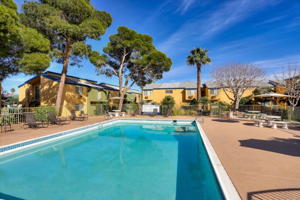 Quail Ridge Apartments in Las Vegas, NV