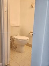 11011 NW 7th St in Miami, FL - Building Photo - Building Photo