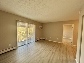 4126 W 8th St in Cincinnati, OH - Building Photo - Building Photo