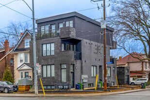 206 Oakwood Av in Toronto, ON - Building Photo