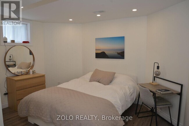32 Amberview Dr in Georgina, ON - Building Photo - Building Photo