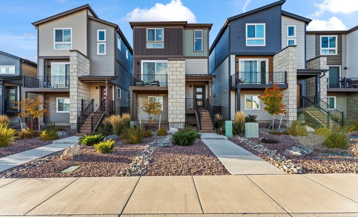 7143 Hunter Jumper Dr in Colorado Springs, CO - Foto de edificio