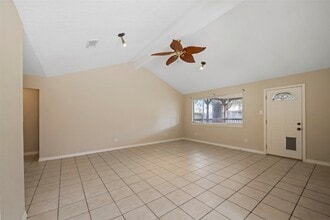 14154 Whispering Palms Dr in Houston, TX - Foto de edificio - Building Photo