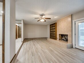 3306 Rambling Oaks Dr in Norman, OK - Building Photo - Building Photo