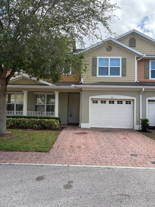 541 Pacito Way in St. Cloud, FL - Building Photo - Building Photo
