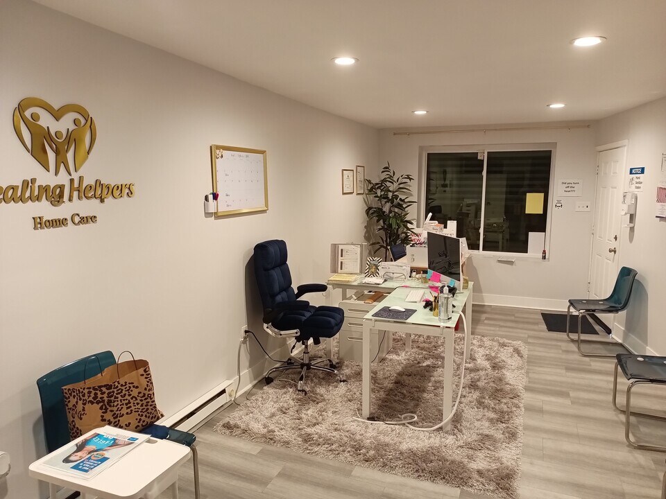 7153 Torresdale Ave, Unit 1 Front Office in Philadelphia, PA - Building Photo