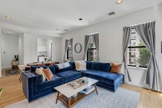 300 Hudson St, Unit 7 in Hoboken, NJ - Building Photo - Building Photo
