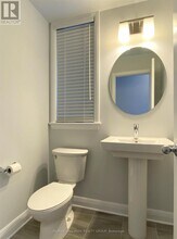 515 Pimiwidon St in Ottawa, ON - Building Photo - Building Photo