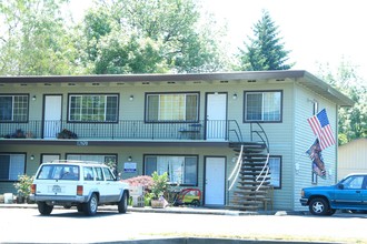 Allendale Apartments in Beaverton, OR - Building Photo - Building Photo