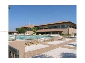 151 SW 134th Way, Unit 212N in Pembroke Pines, FL - Building Photo - Building Photo