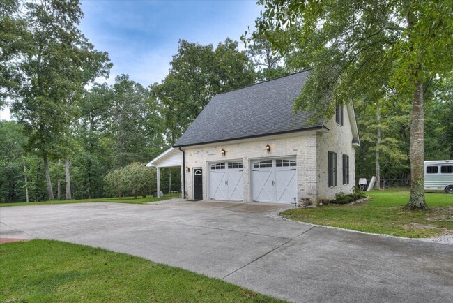 property at 651 Oak Meadow Ln