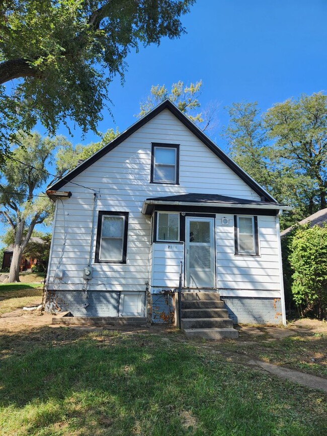 2043 N 49th St in Omaha, NE - Building Photo - Building Photo