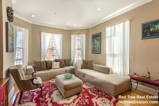 74 Georgia St in Boston, MA - Foto de edificio - Building Photo