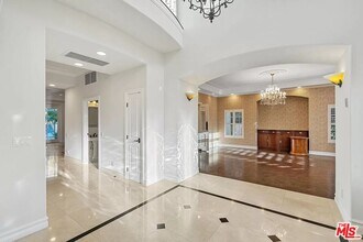 5086 Avenida Hacienda in Los Angeles, CA - Building Photo - Building Photo