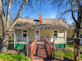 22 Jones St in Greenville, SC - Building Photo