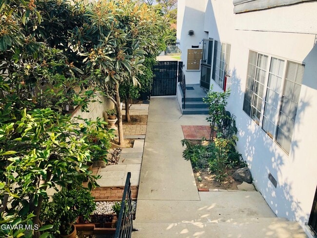 property at 1138 N Berendo St