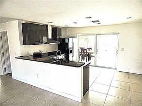 648 92nd Ave N in Naples, FL - Building Photo - Building Photo