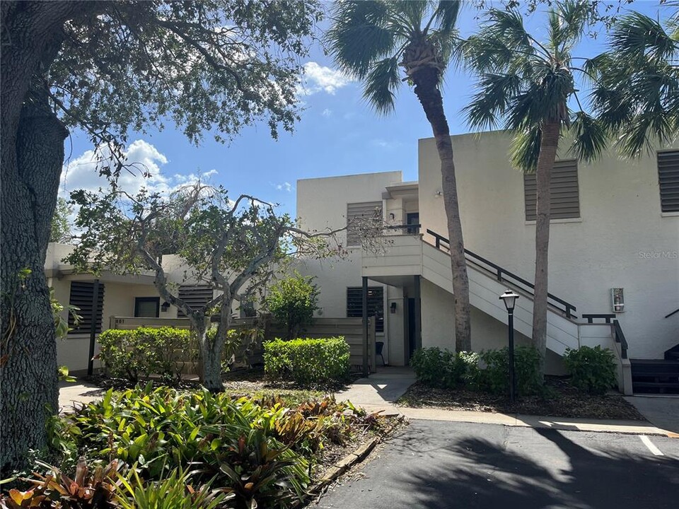 583 Lakeside Dr in Bradenton, FL - Building Photo