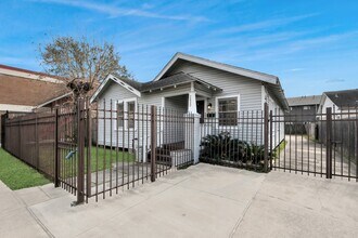 2820 Holman St in Houston, TX - Building Photo - Building Photo