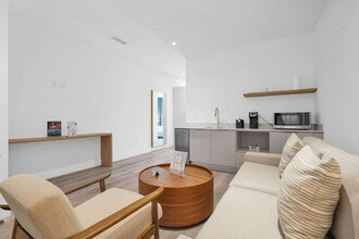 239 SW 9th St in Miami, FL - Building Photo - Building Photo