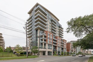 25 Fontenay Ct in Toronto, ON - Building Photo