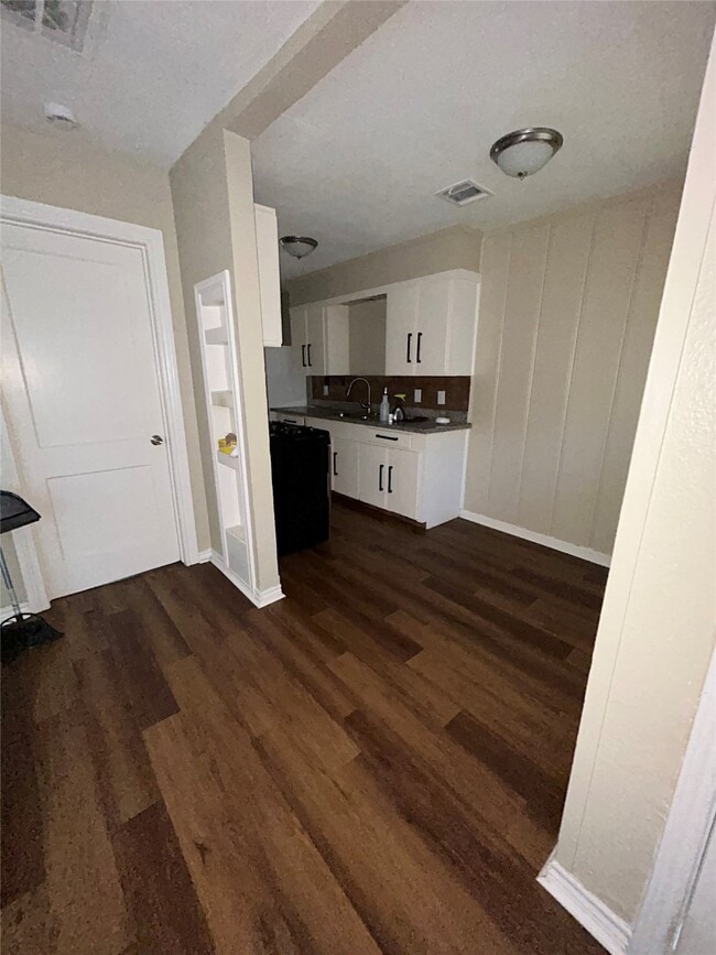 property at 1729 Scott St