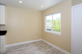 Station 401 @ Poplar in San Mateo, CA - Building Photo - Interior Photo