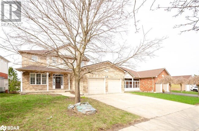 38 Harwood Dr in Barrie, ON - Building Photo - Building Photo