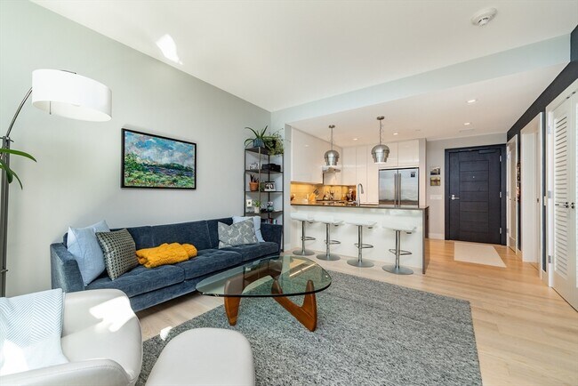 32 Traveler St, Unit 312 in Boston, MA - Building Photo - Building Photo