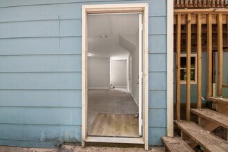 21146 New Candy Dr in New Caney, TX - Foto de edificio - Building Photo