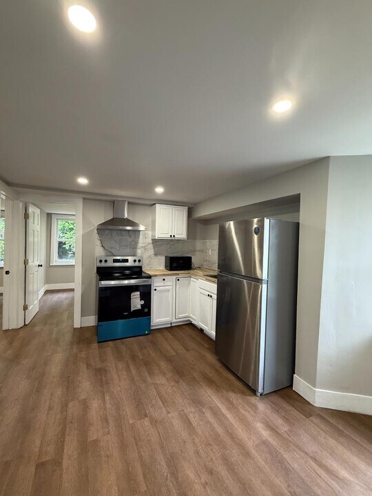 23 Benson St in Albany, NY - Building Photo