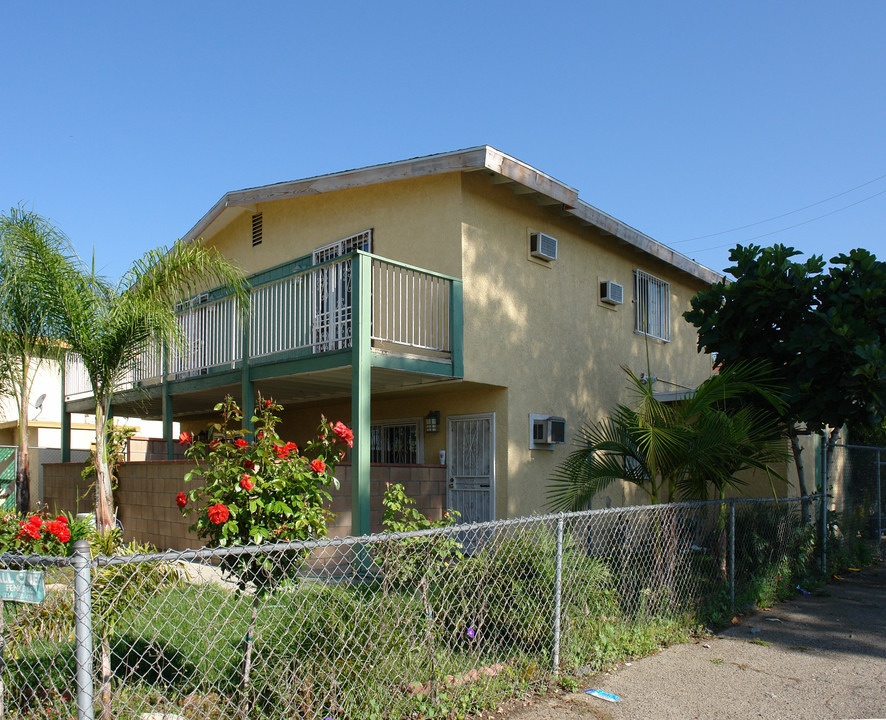 1115 E La Deney Ct in Ontario, CA - Foto de edificio