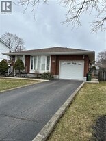34 Ranchdale Dr in Hamilton, ON - Building Photo
