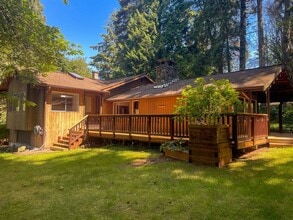 23415 97th Pl W in Edmonds, WA - Foto de edificio - Building Photo