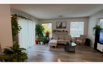 7040 Williams Rd in Richmond, BC - Building Photo