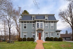 31 Sharon Rd in Salisbury, CT - Building Photo