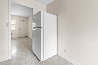 751 Hummingbird Way in North Palm Beach, FL - Foto de edificio - Building Photo