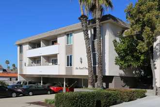 Royal Reed Apartments in San Diego, CA - Building Photo - Building Photo