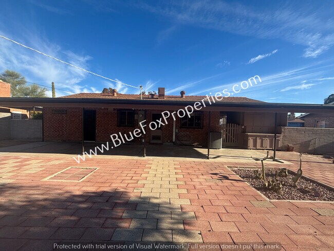 4334 E Cooper Cir in Tucson, AZ - Building Photo - Building Photo