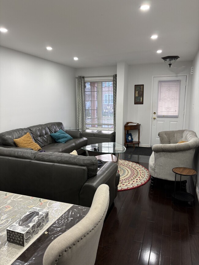 68 Four Seasons Cir in Brampton, ON - Building Photo - Building Photo