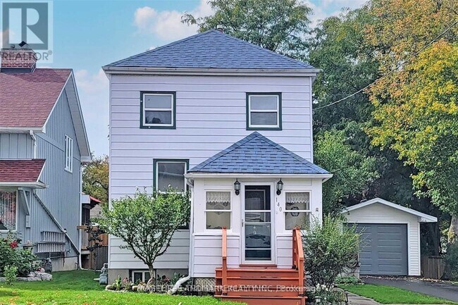 140 Vale Ave in Newmarket, ON - Building Photo - Building Photo
