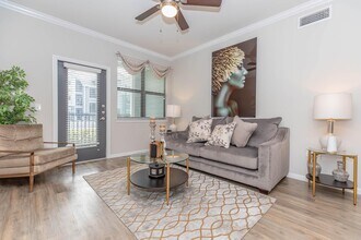 10896 W Bellfort Ave in Houston, TX - Building Photo - Building Photo