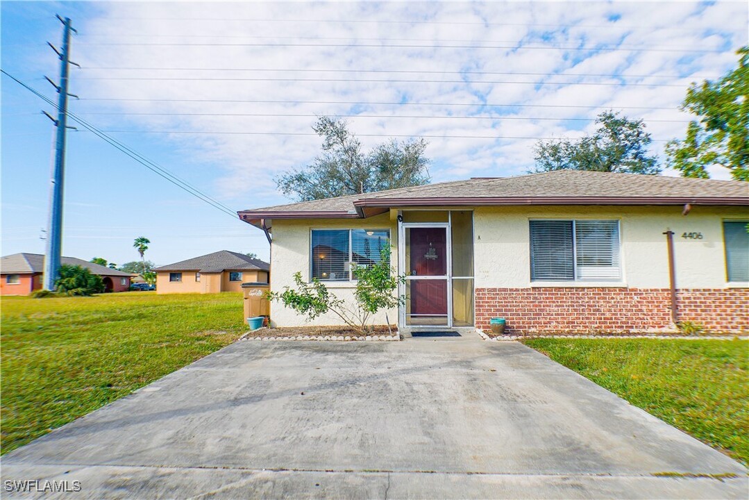 4406 Santa Barbara Blvd in Cape Coral, FL - Building Photo